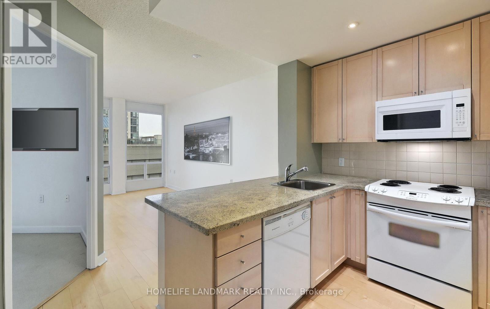 Photo 15 of 1203 85 Bloor Street E, Toronto ON