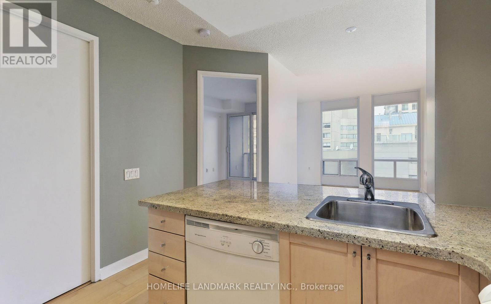 Photo 7 of 1203 85 Bloor Street E, Toronto ON