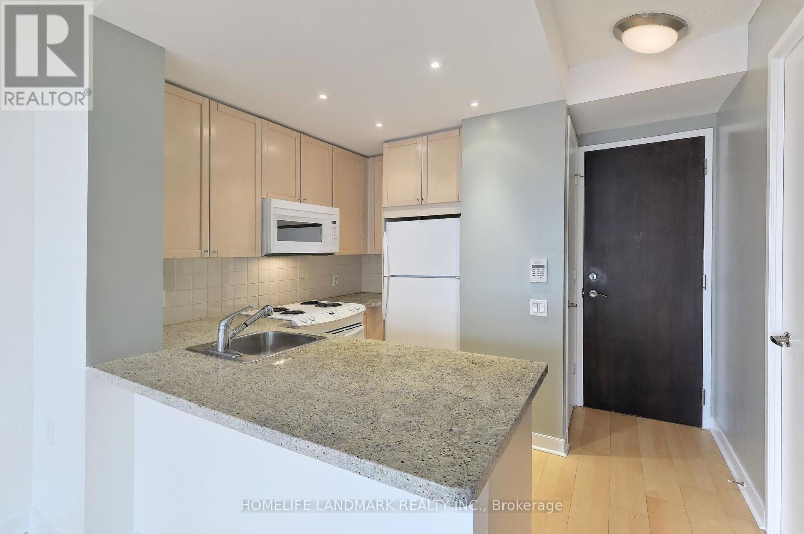 Photo 3 of 1203 85 Bloor Street E, Toronto ON