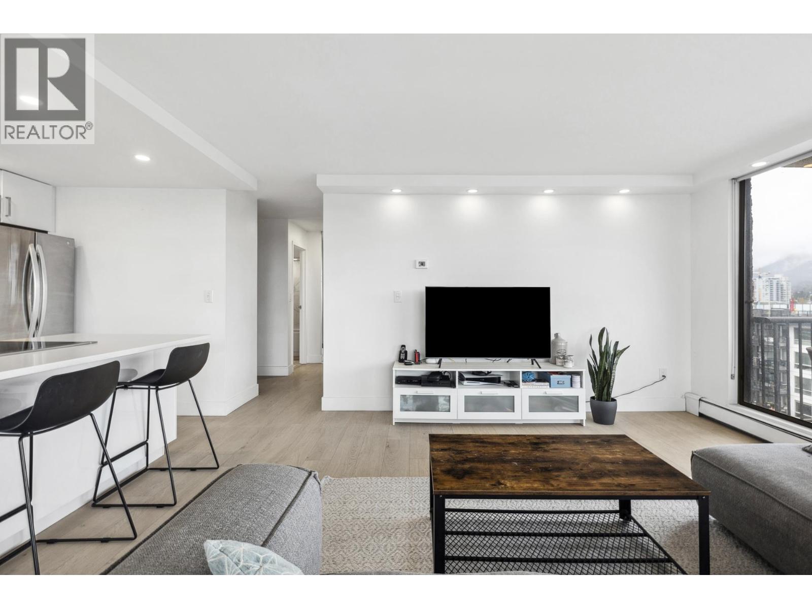 1003 140 E KEITH ROAD, North Vancouver