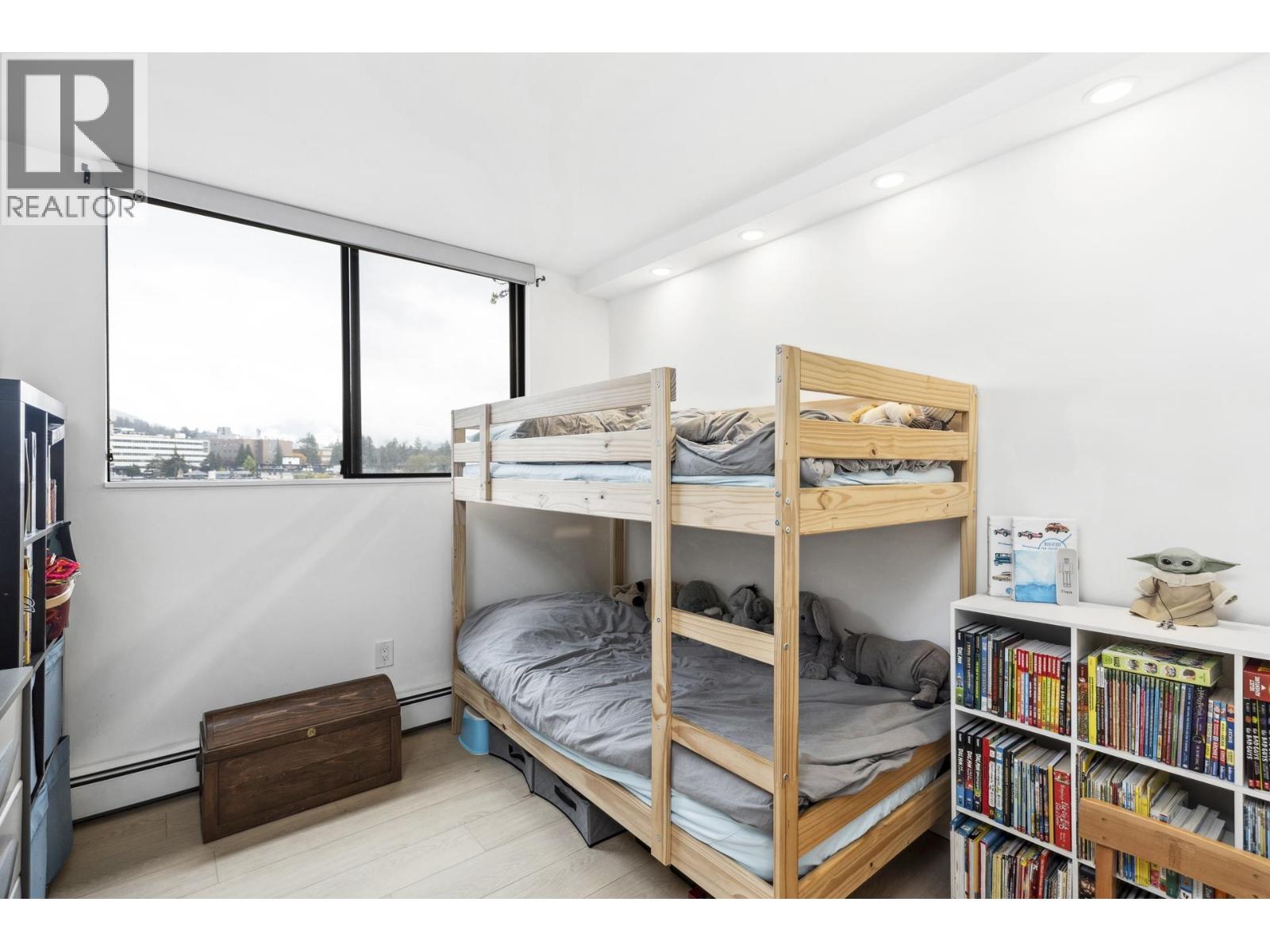 1003 140 E KEITH ROAD, North Vancouver