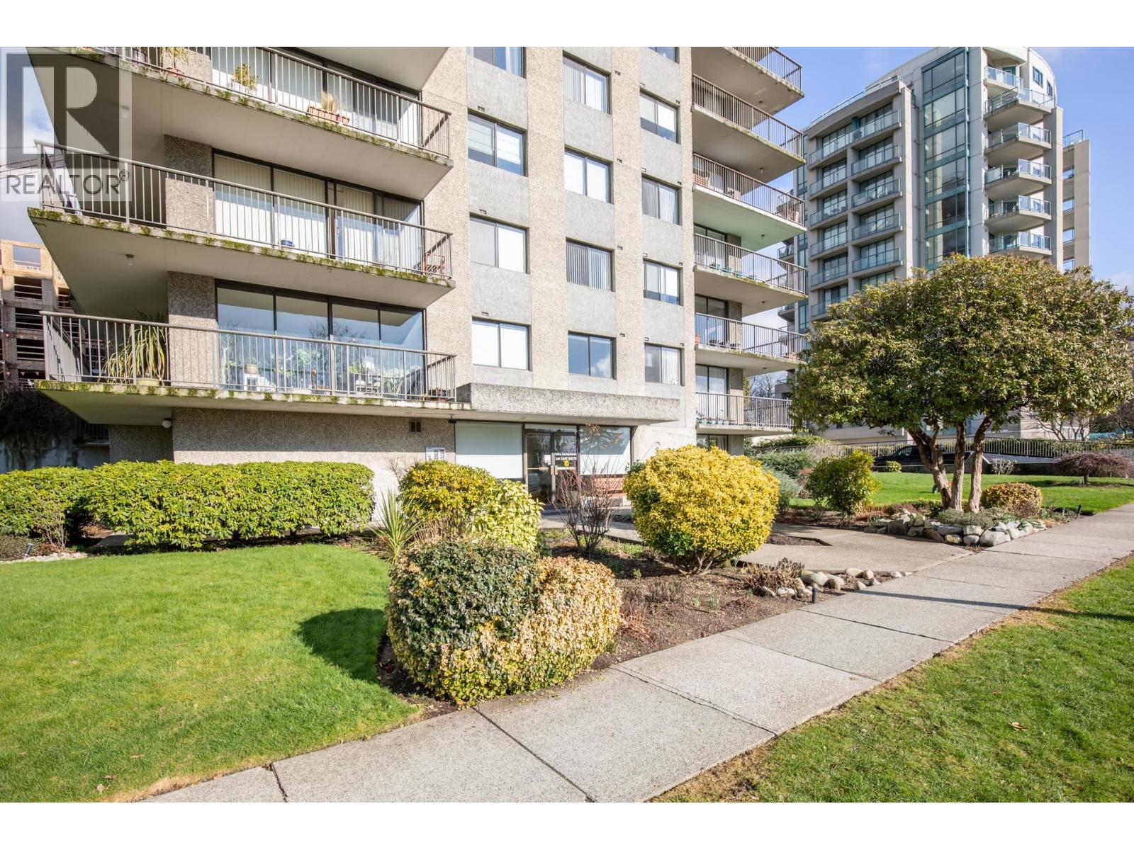 1003 140 E KEITH ROAD, North Vancouver