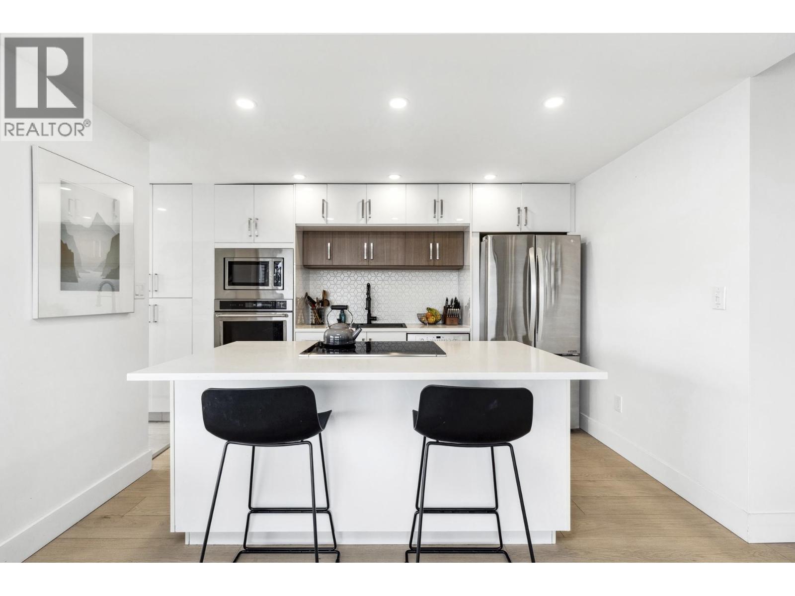 1003 140 E KEITH ROAD, North Vancouver