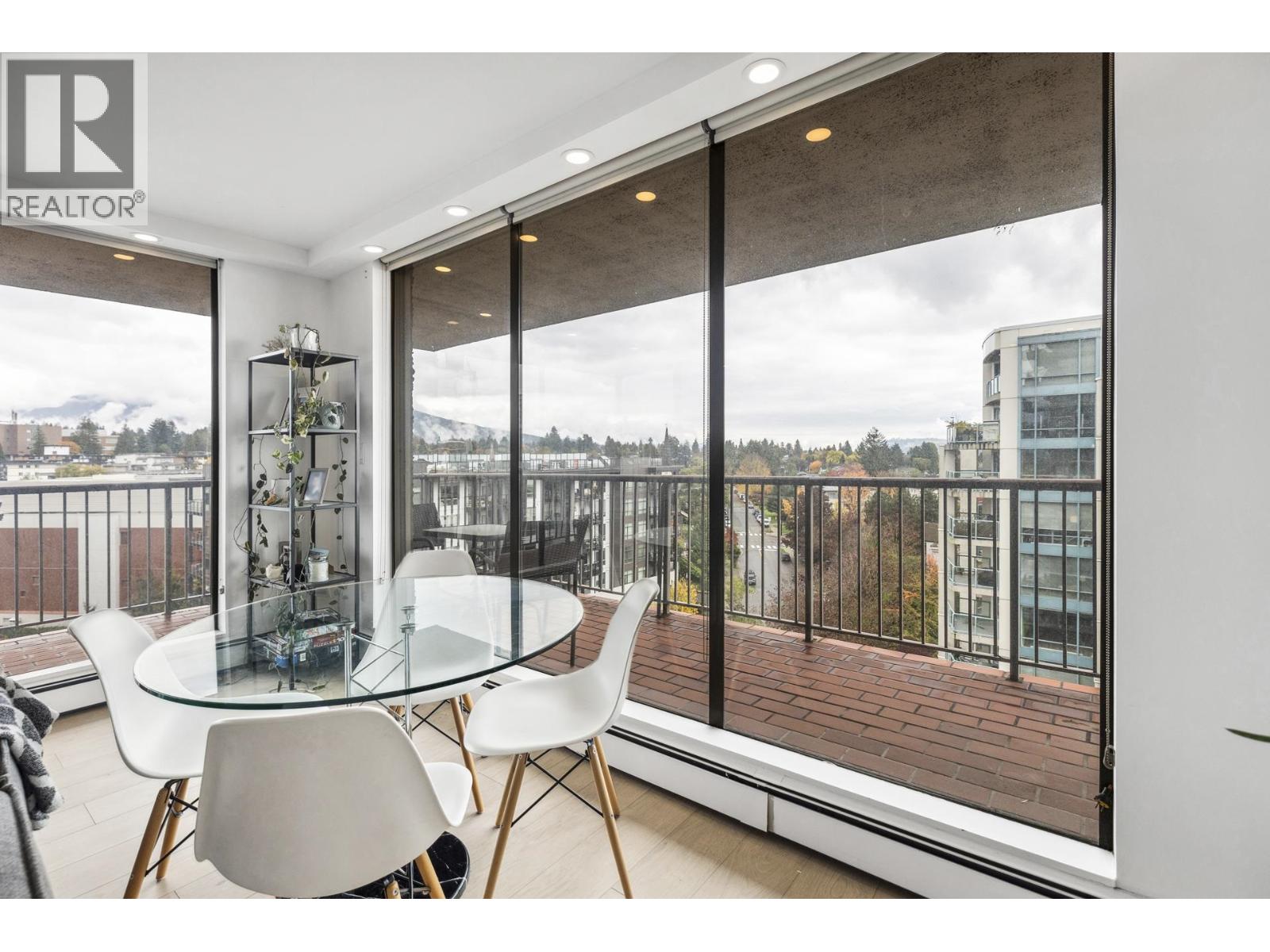 1003 140 E KEITH ROAD, North Vancouver