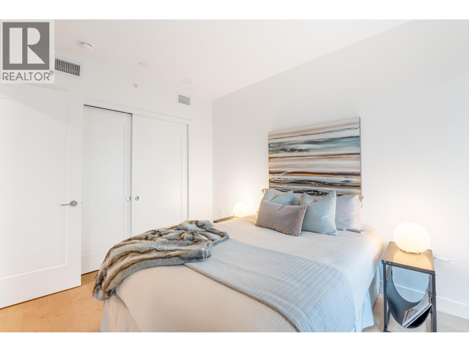 Photo 7 of 515 135 E 13 Th Street, North Vancouver BC