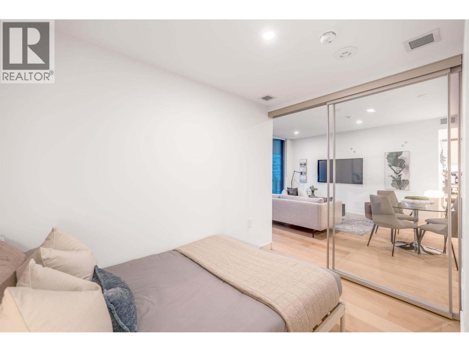 Photo 9 of 515 135 E 13 Th Street, North Vancouver BC