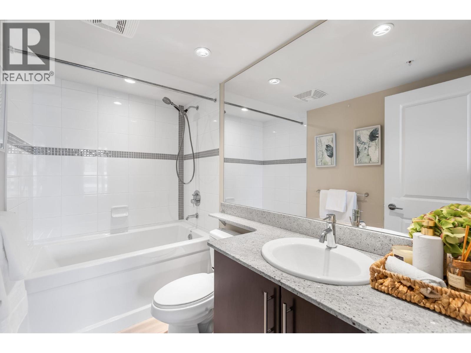 Photo 19 of 1102 2289 Yukon Crescent, Burnaby BC