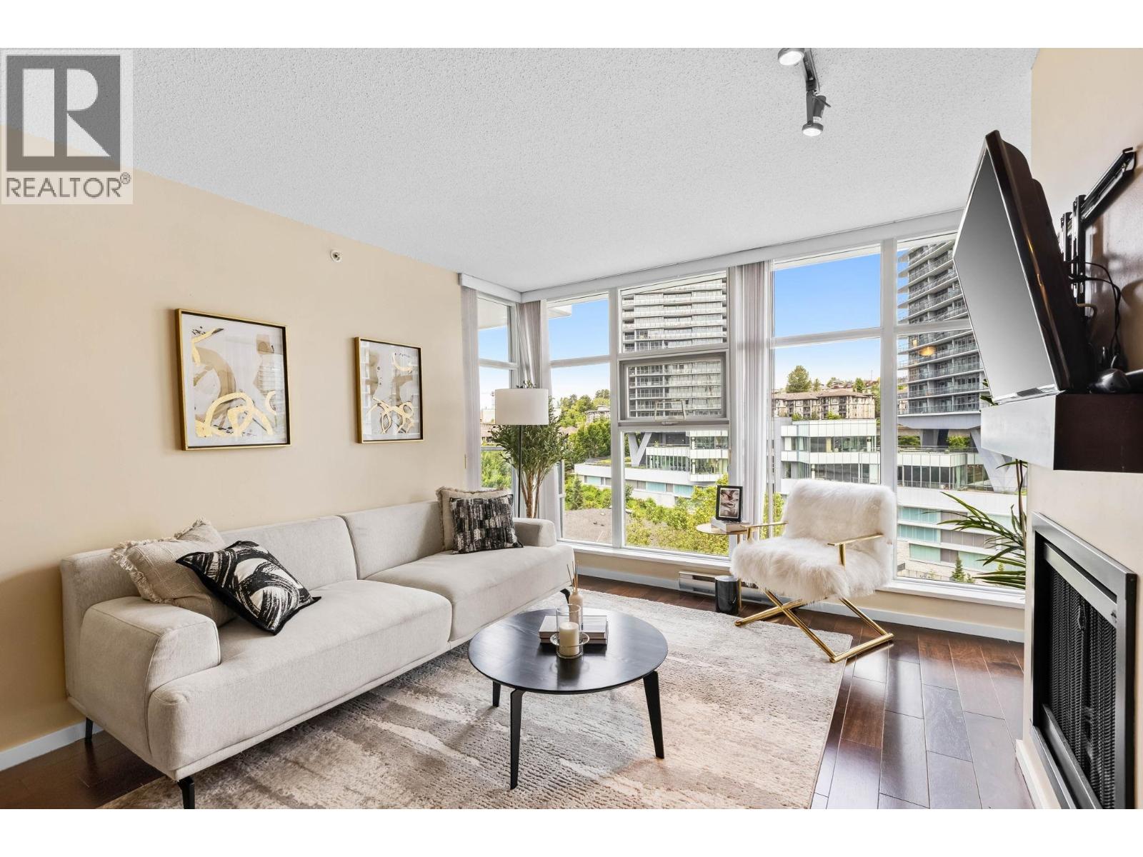 Photo 2 of 1102 2289 Yukon Crescent, Burnaby BC