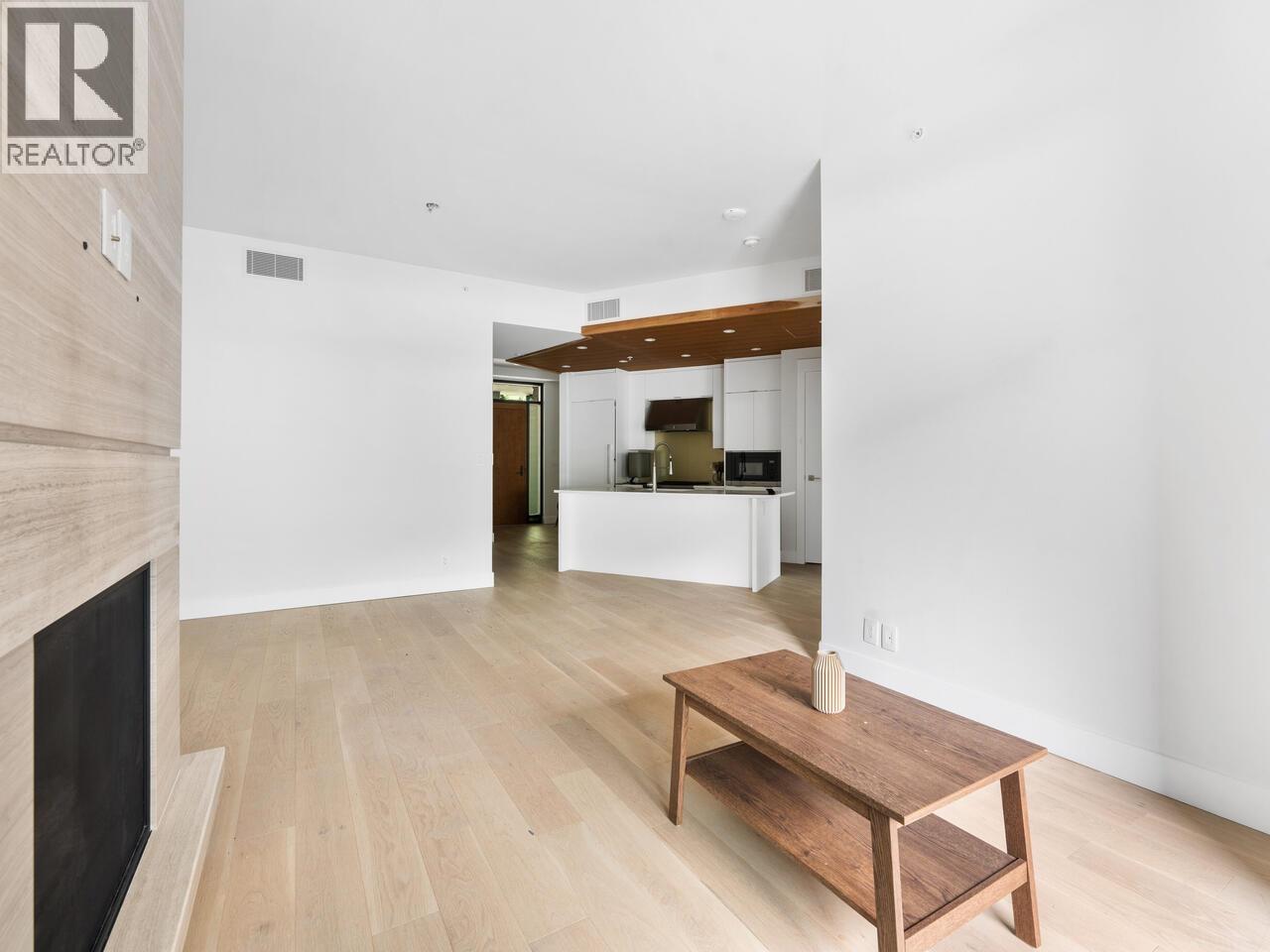 405 6687 NELSON AVENUE, West Vancouver