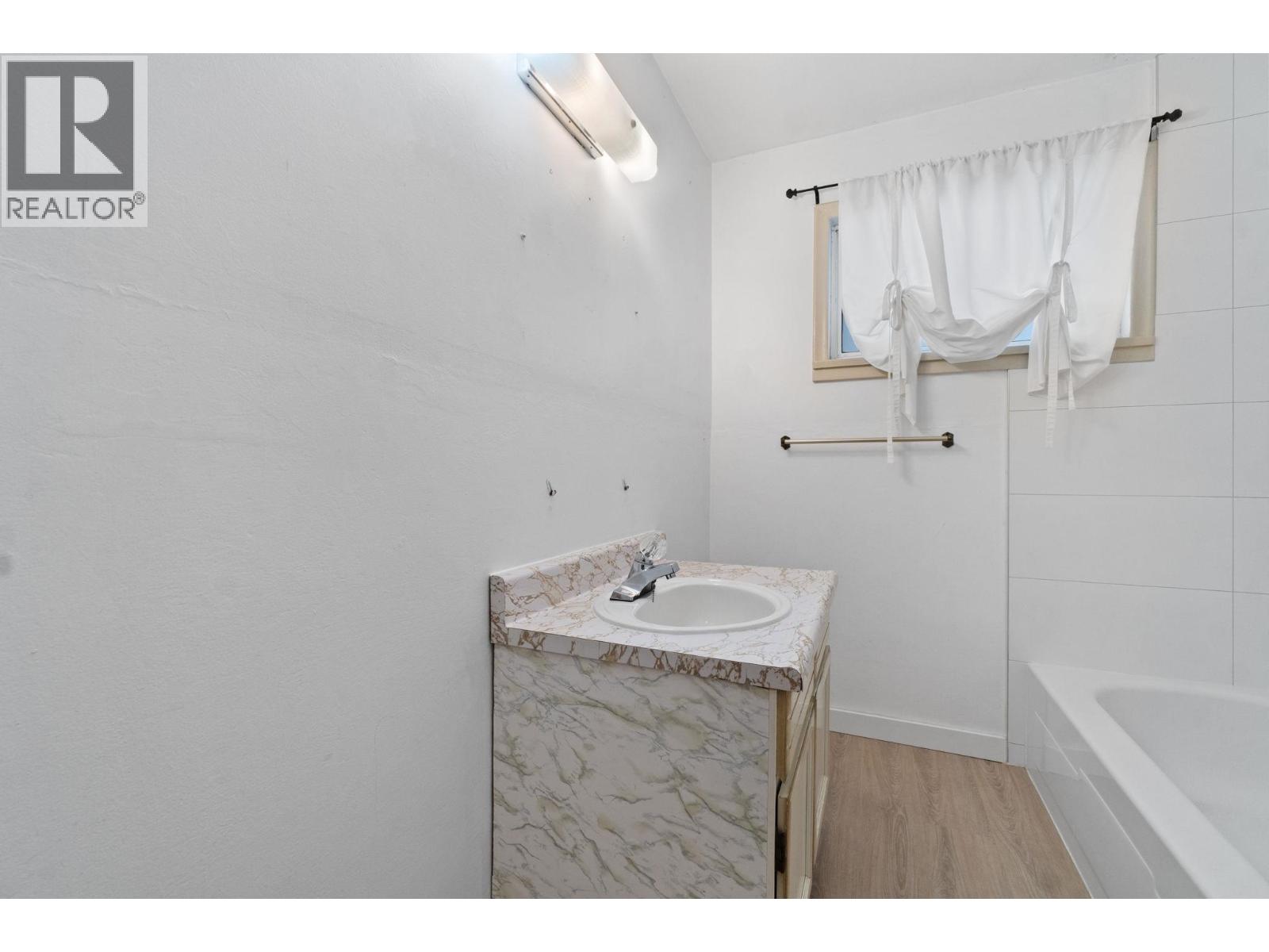 Photo 10 of 837 Windermere Street, Vancouver BC