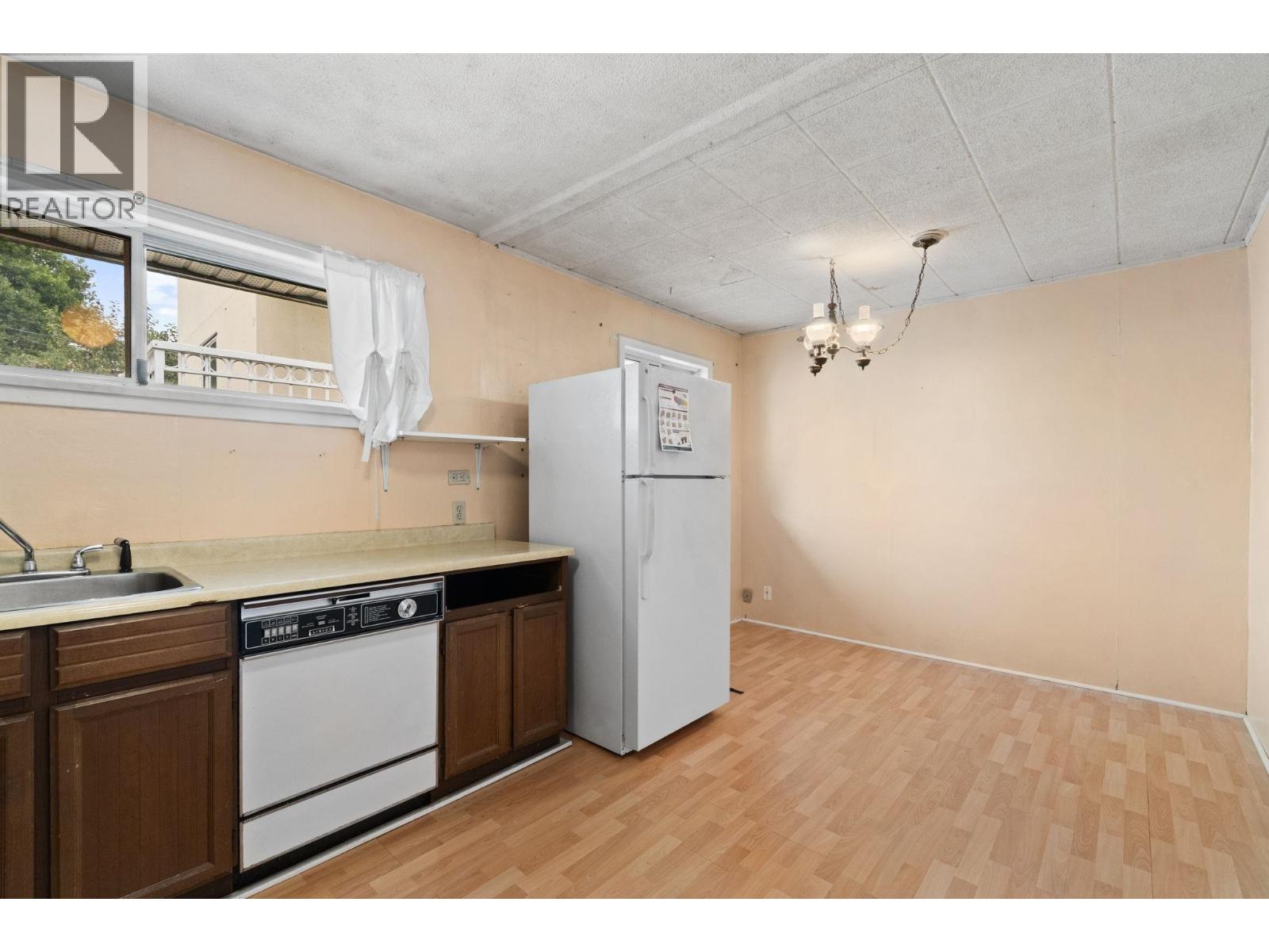 Photo 4 of 837 Windermere Street, Vancouver BC