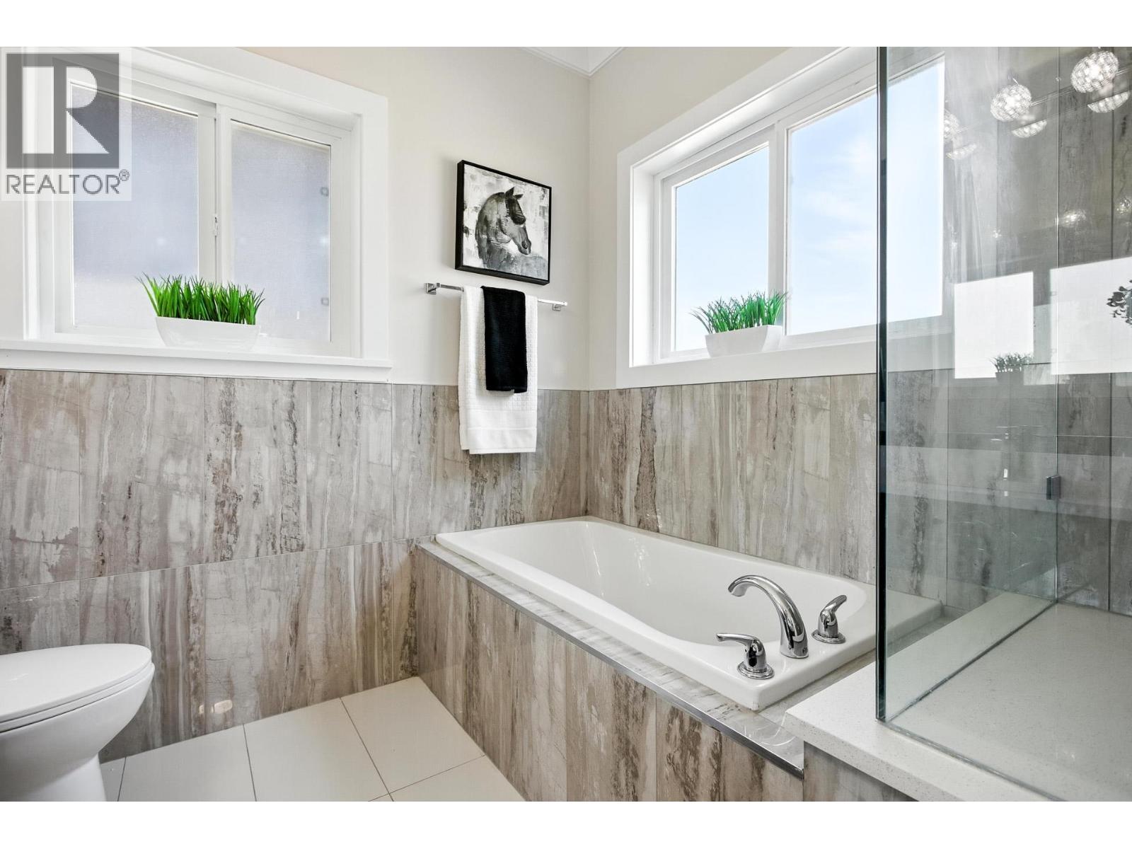 1843 FRASER AVENUE, Port Coquitlam