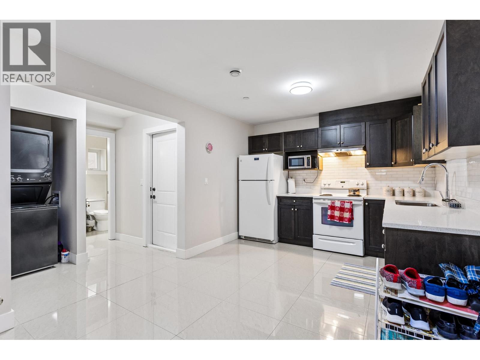 1843 FRASER AVENUE, Port Coquitlam