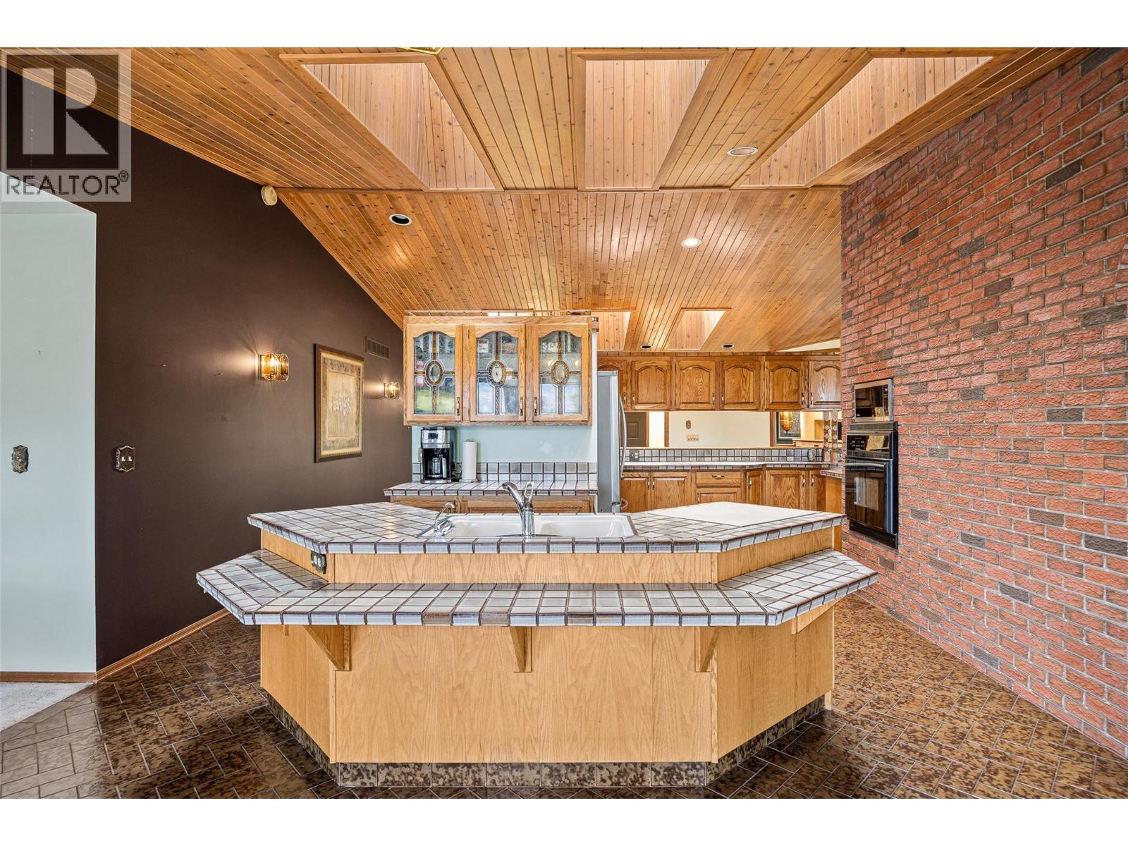 Photo 21 of 975 Monashee Place, Kelowna BC