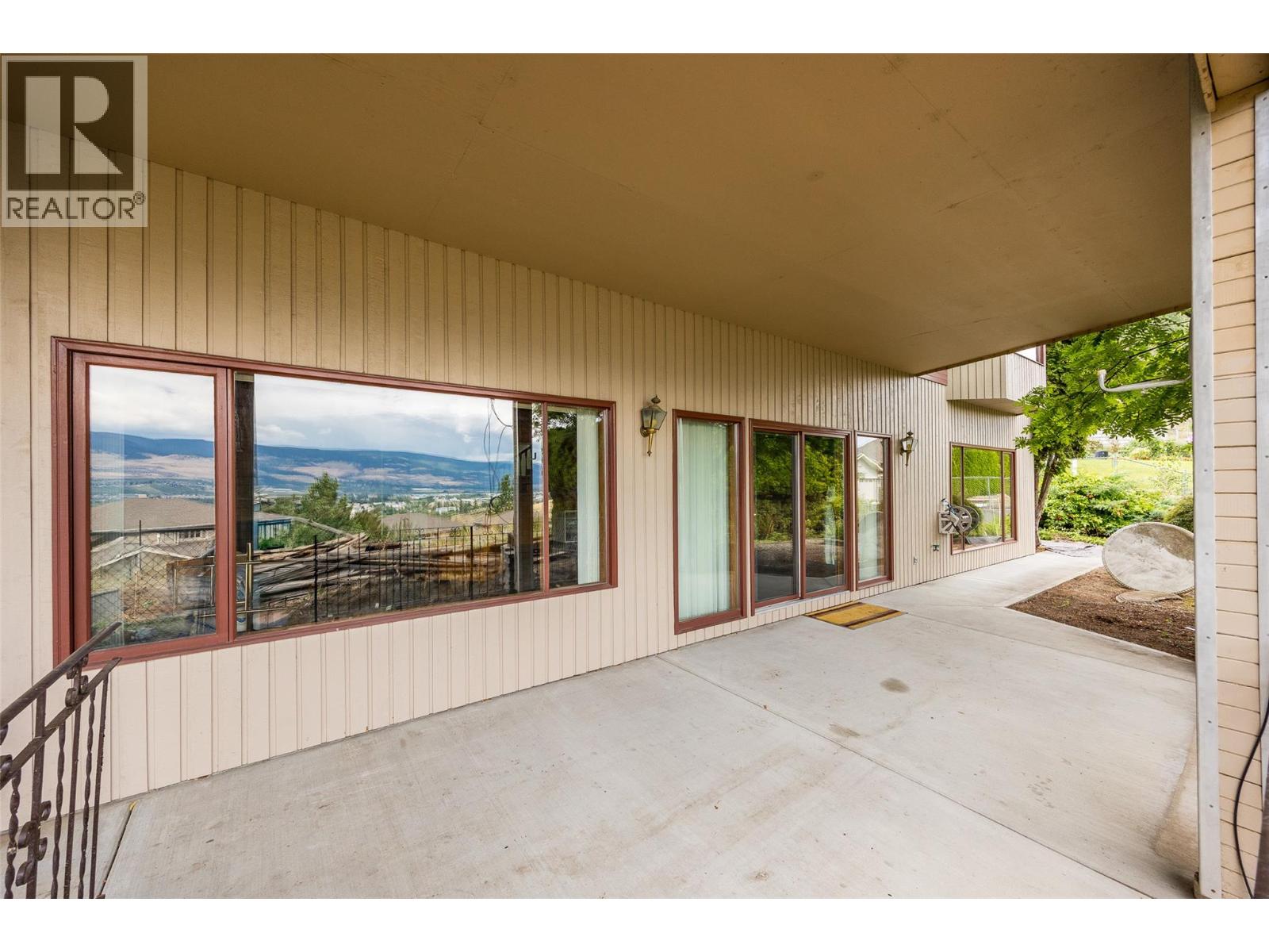 Photo 39 of 975 Monashee Place, Kelowna BC