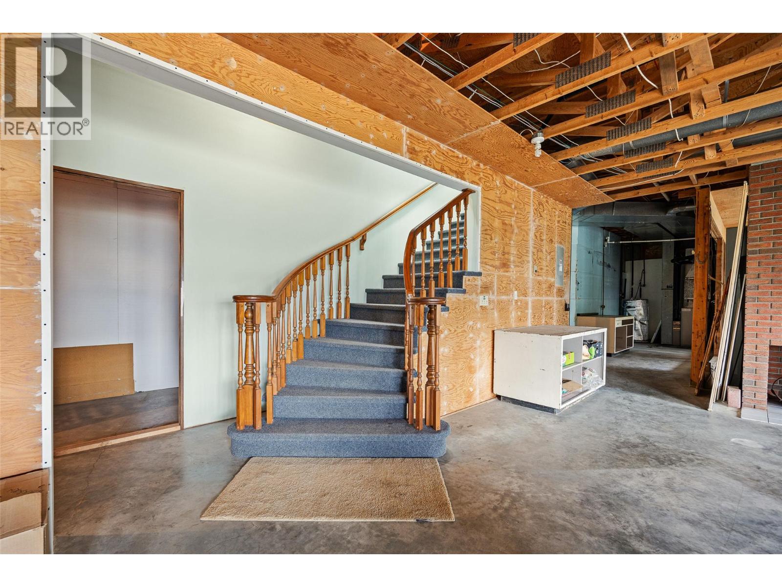 Photo 29 of 975 Monashee Place, Kelowna BC
