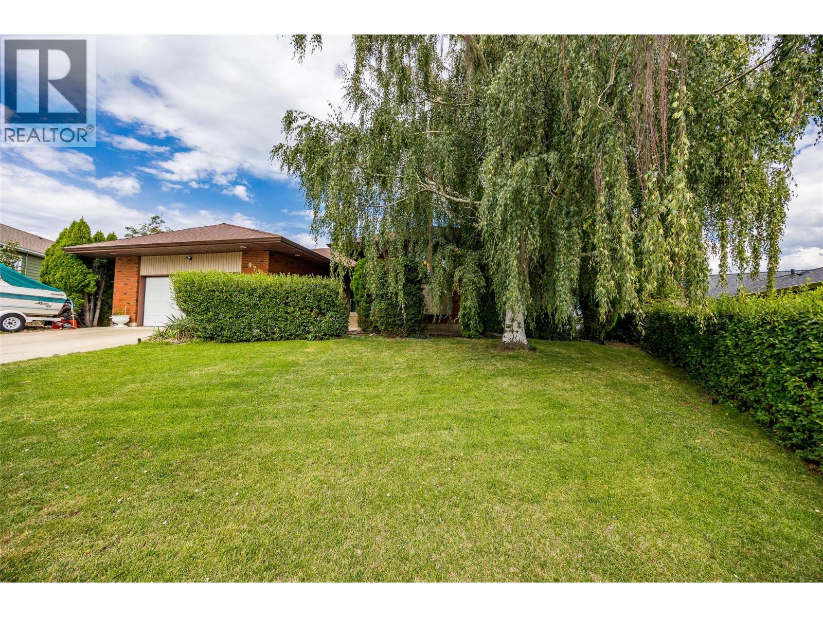 Photo 26 of 975 Monashee Place, Kelowna BC