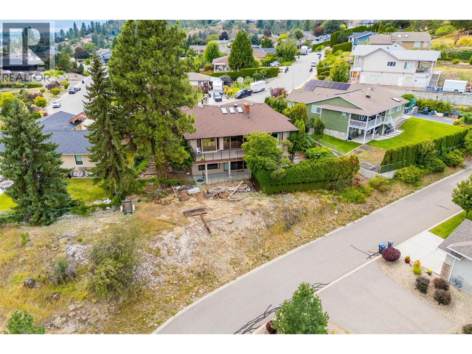 Photo 31 of 975 Monashee Place, Kelowna BC