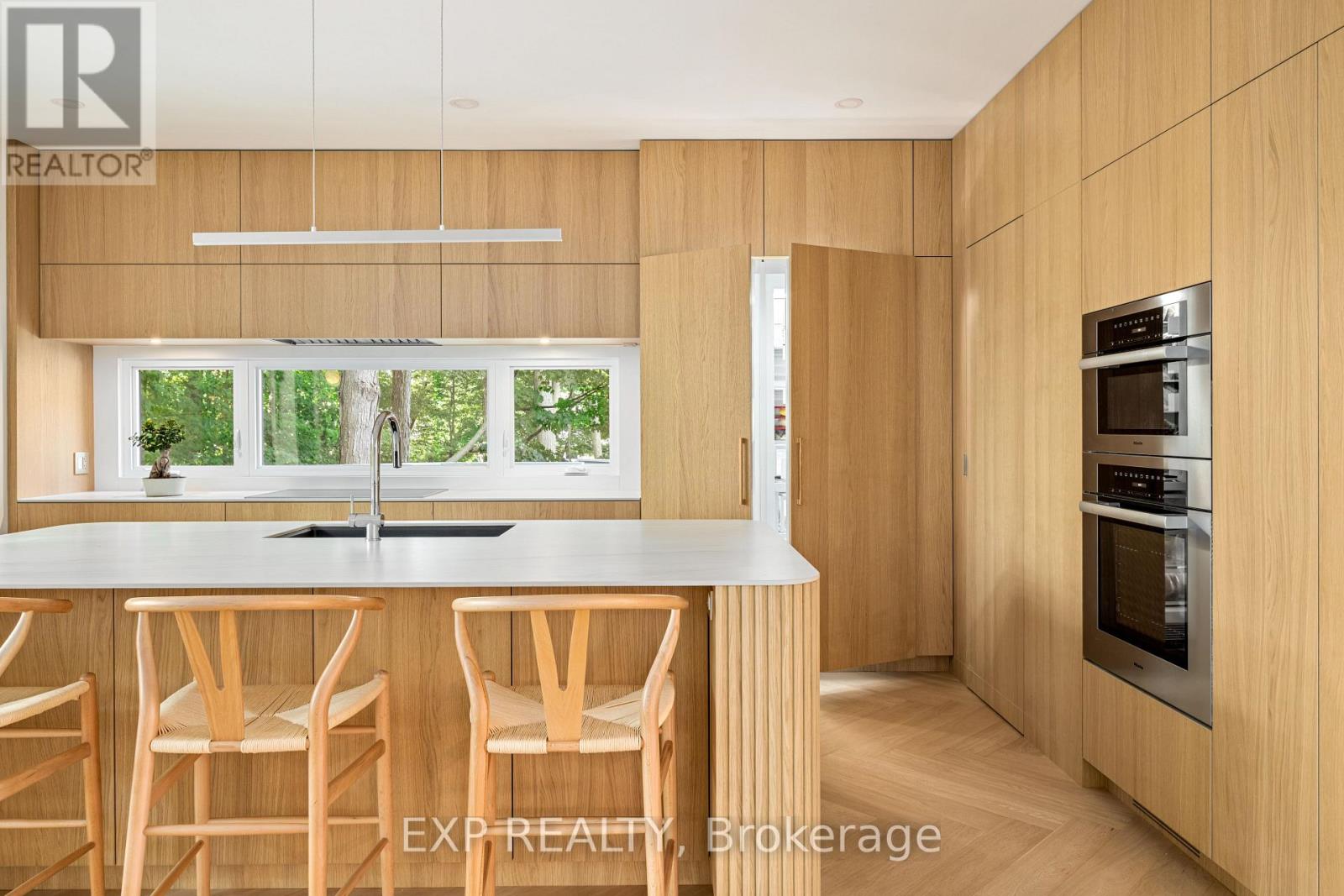 Photo 3 of 52 Birchmount Walk, London South ON