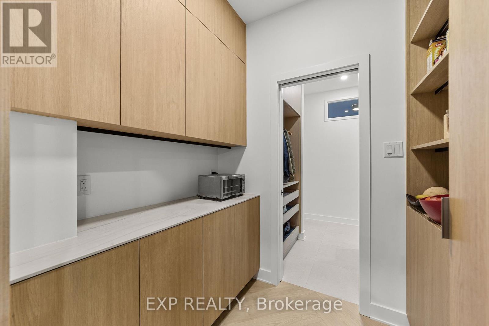 Photo 14 of 52 Birchmount Walk, London South ON