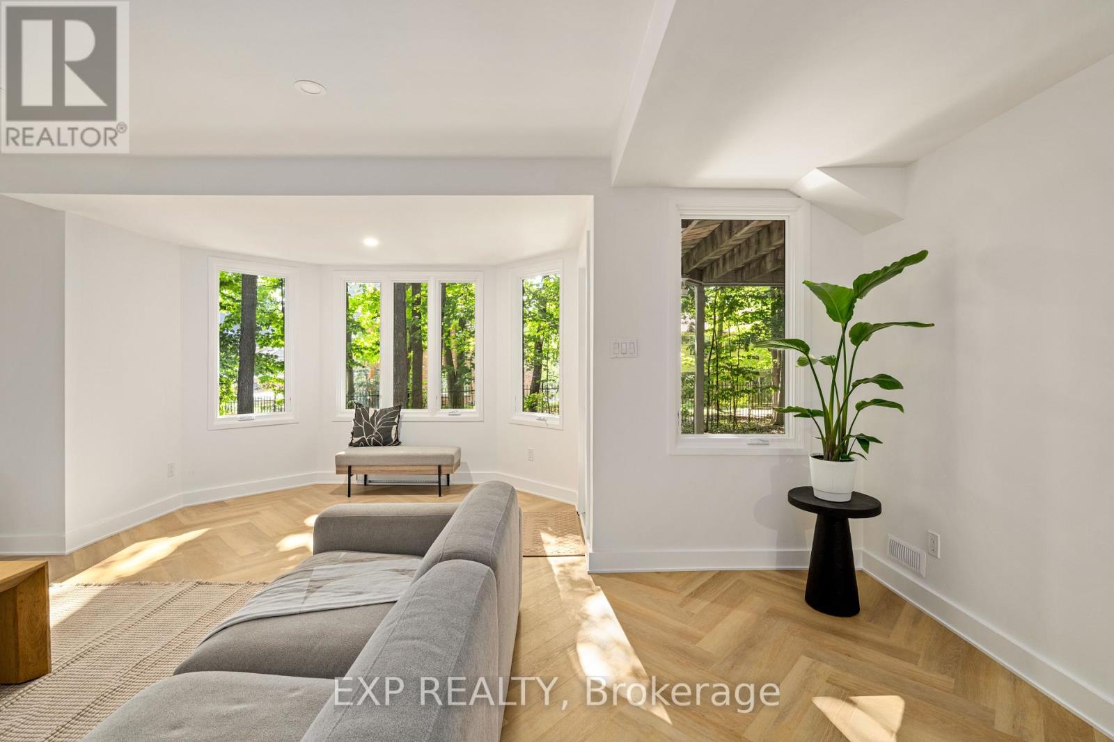 Photo 1 of 52 Birchmount Walk, London South ON