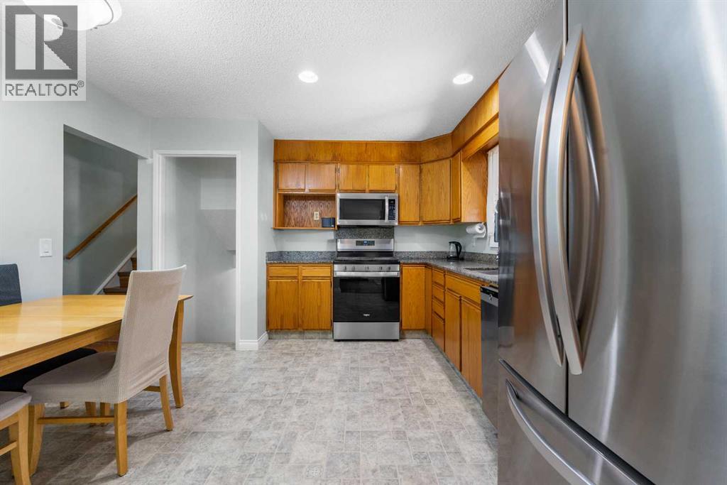 Single Family House 4 Level for Sale in  Templeside Circle NE Temple Calgary 