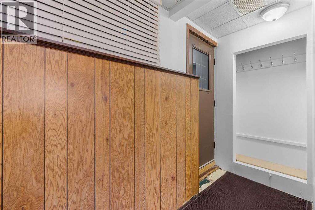 Single Family House 4 Level for Sale in  Templeside Circle NE Temple Calgary 
