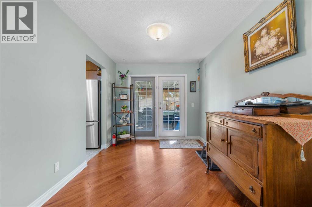 Single Family House 4 Level for Sale in  Templeside Circle NE Temple Calgary 