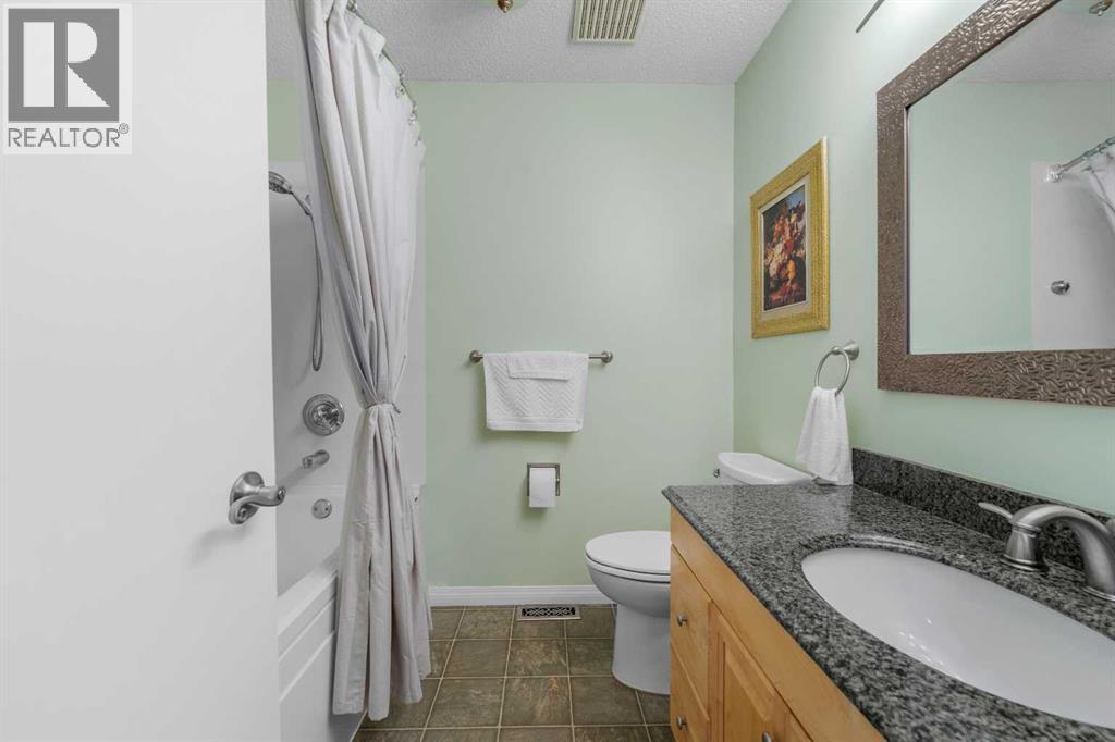 Single Family House 4 Level for Sale in  Templeside Circle NE Temple Calgary 