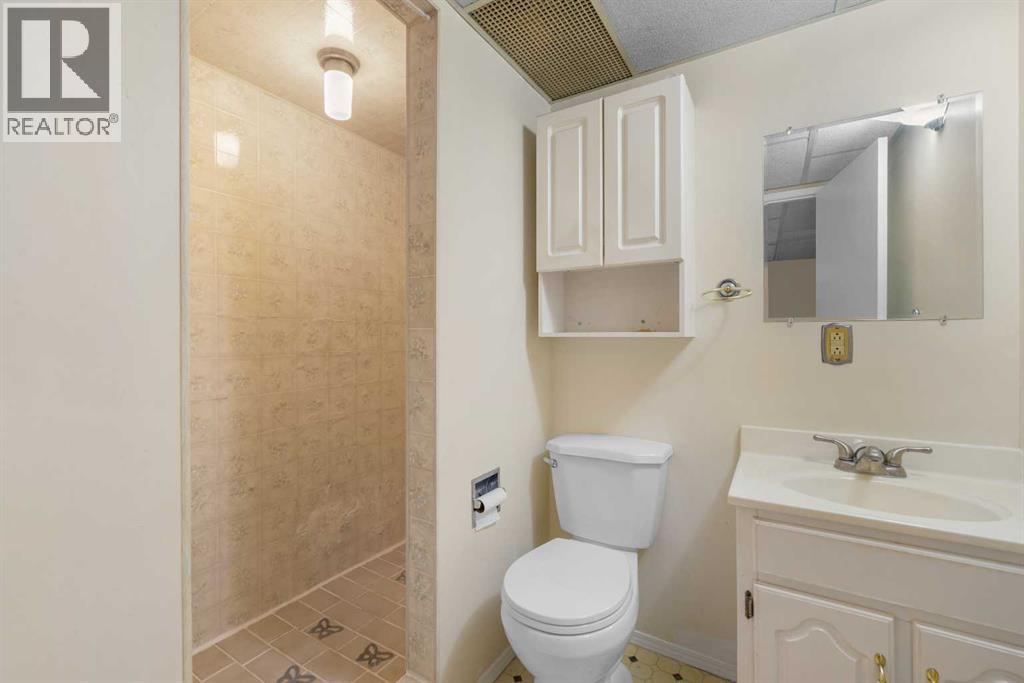 Single Family House 4 Level for Sale in  Templeside Circle NE Temple Calgary 
