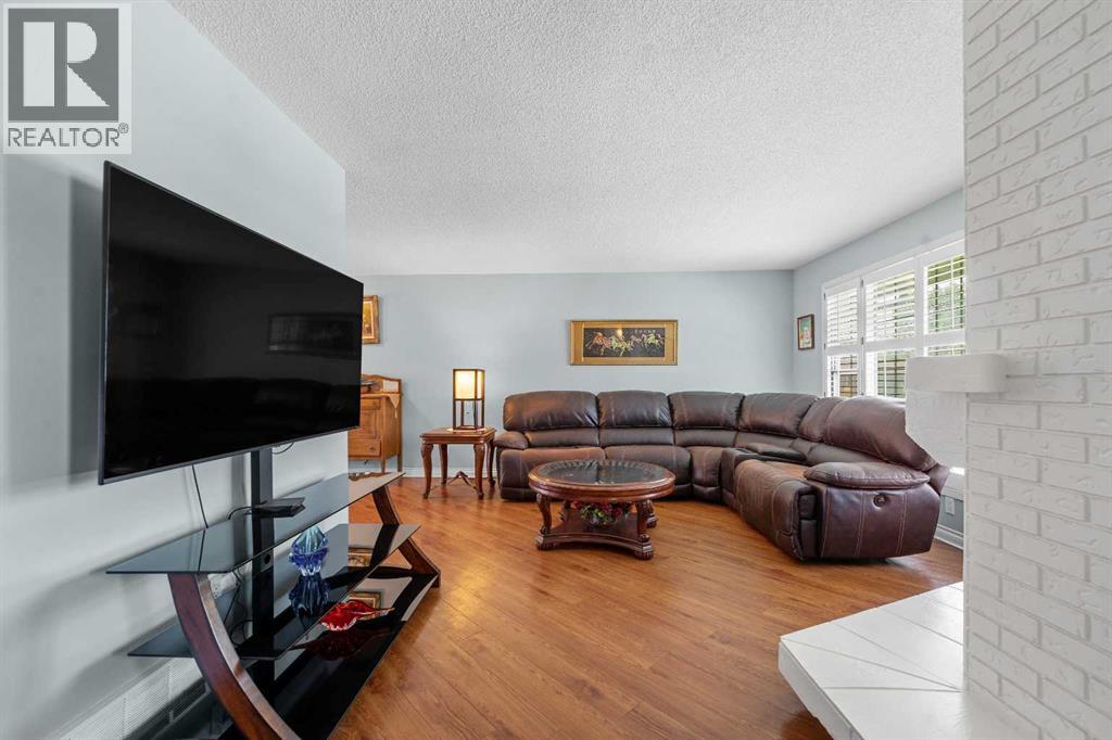 Single Family House 4 Level for Sale in  Templeside Circle NE Temple Calgary 