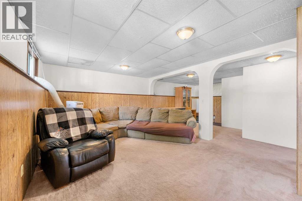Single Family House 4 Level for Sale in  Templeside Circle NE Temple Calgary 