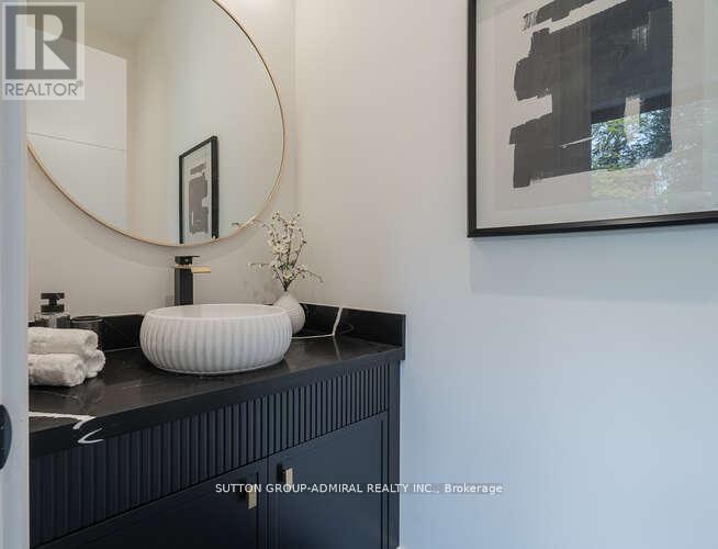 Photo 17 of 98 Babcombe Drive, Markham ON