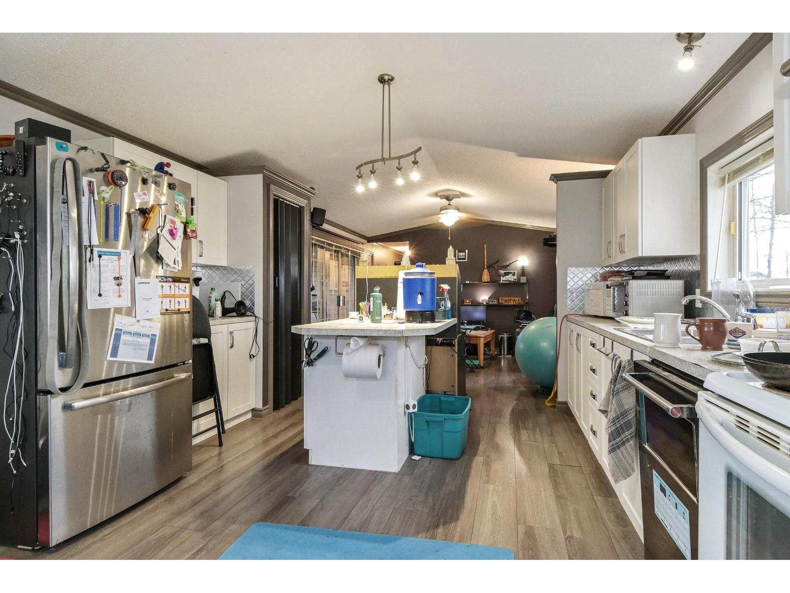 Photo 14 of 24643 21 B Avenue, Langley BC