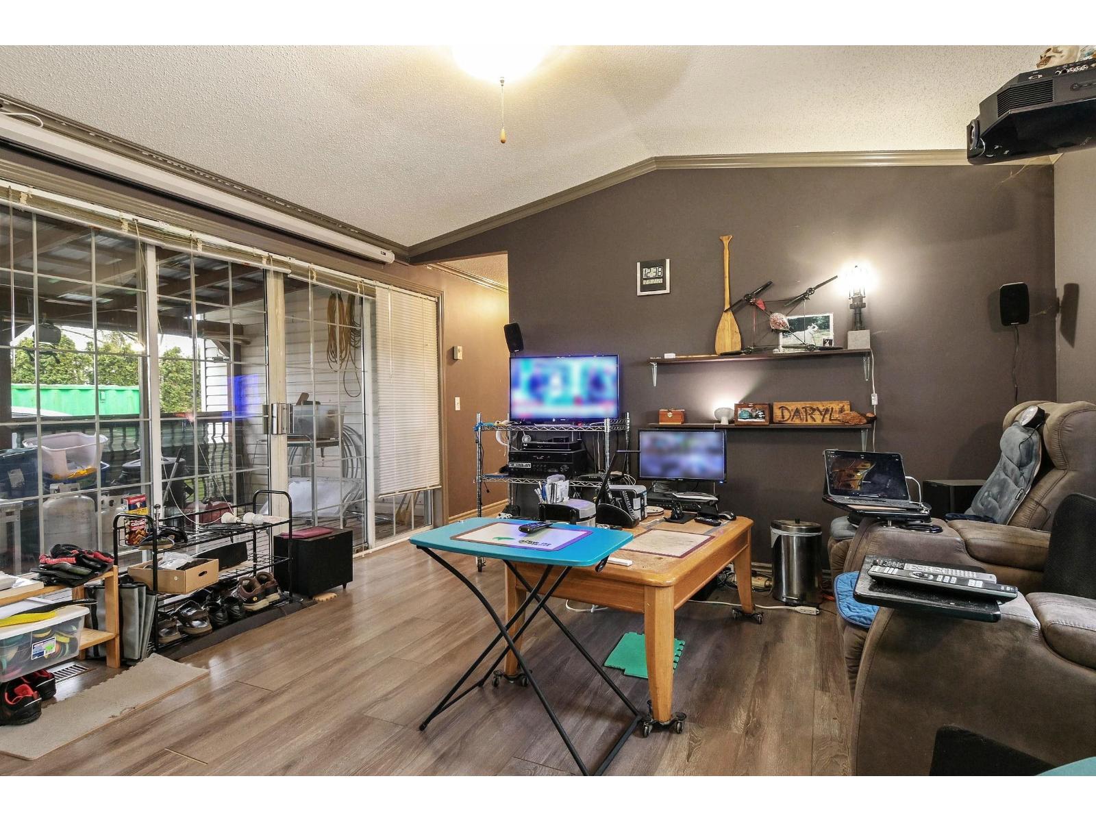 Photo 13 of 24643 21 B Avenue, Langley BC