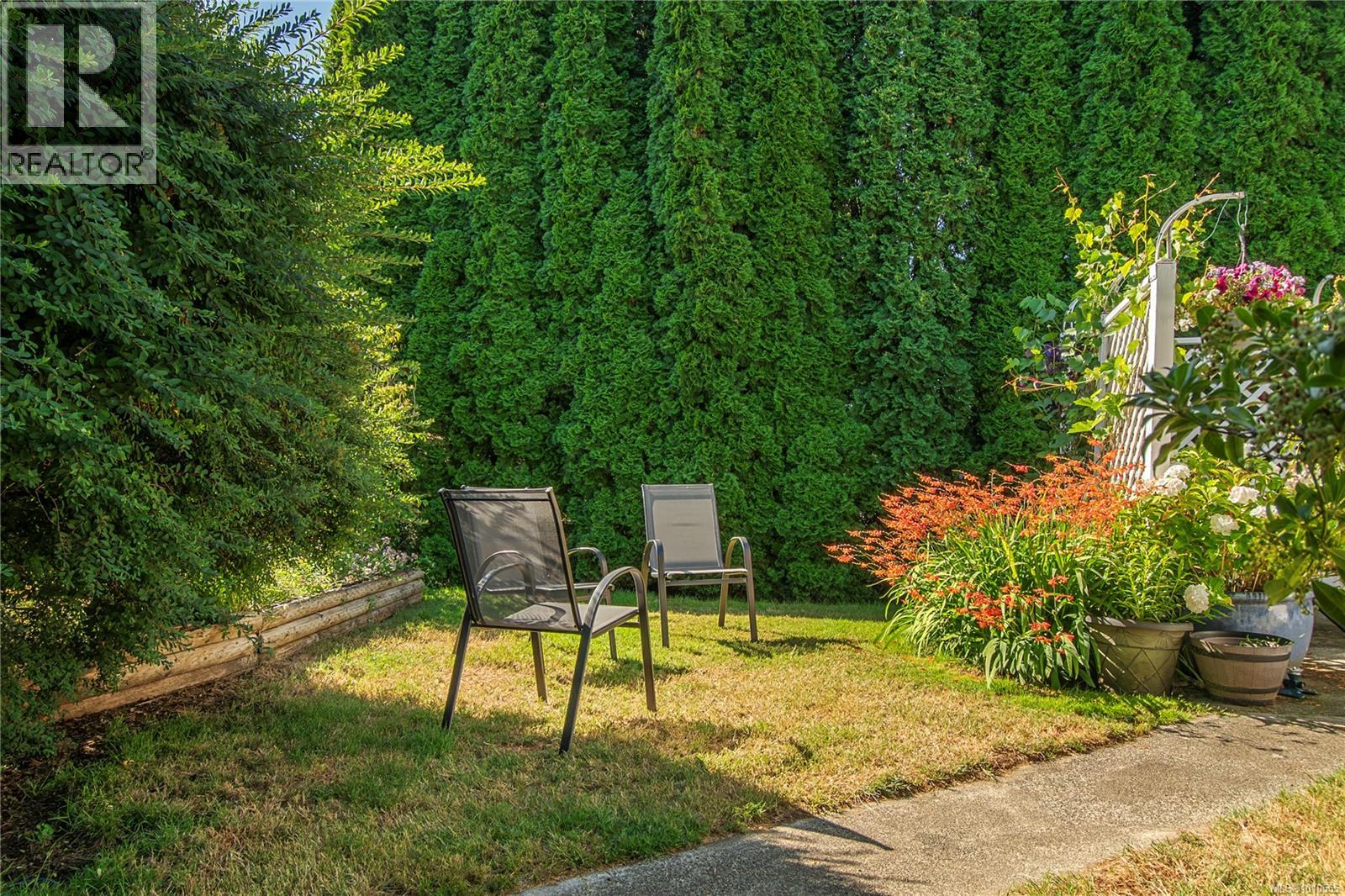 Photo 30 of 1062 Springbok Rd, Campbell River BC