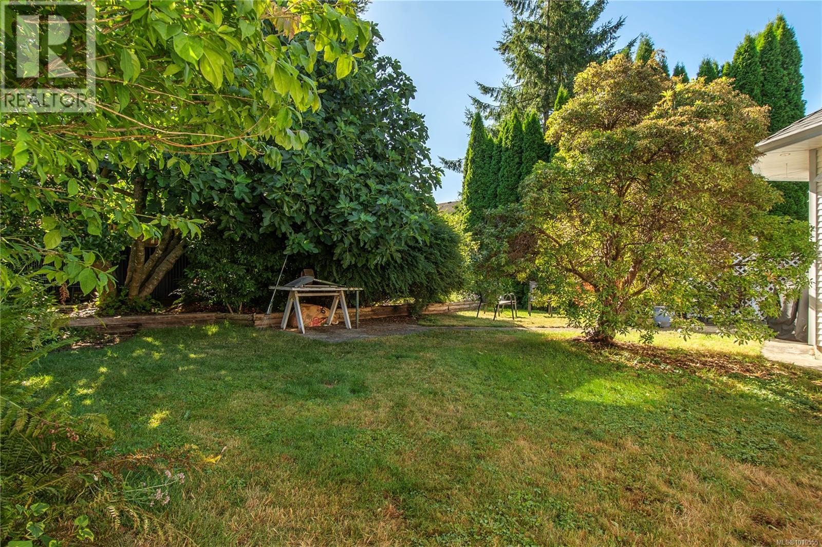Photo 4 of 1062 Springbok Rd, Campbell River BC