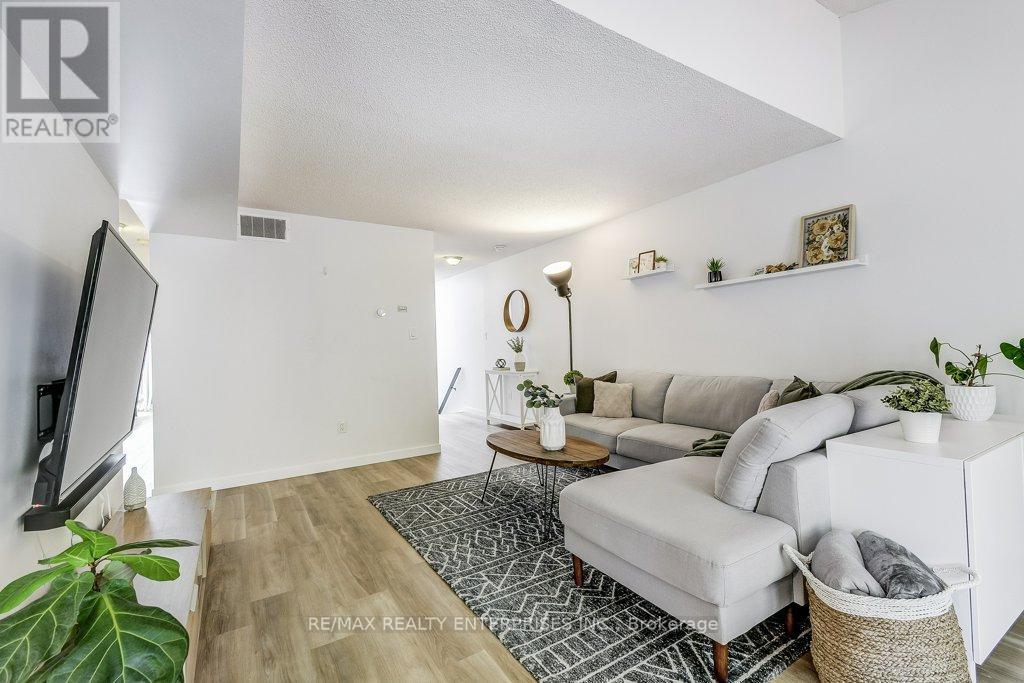 Photo 11 of 234 2055 Walkers Line, Burlington ON