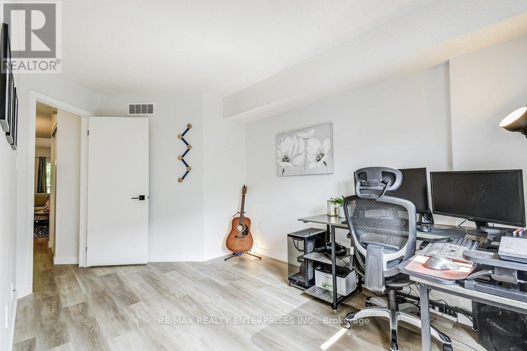 Photo 32 of 234 2055 Walkers Line, Burlington ON