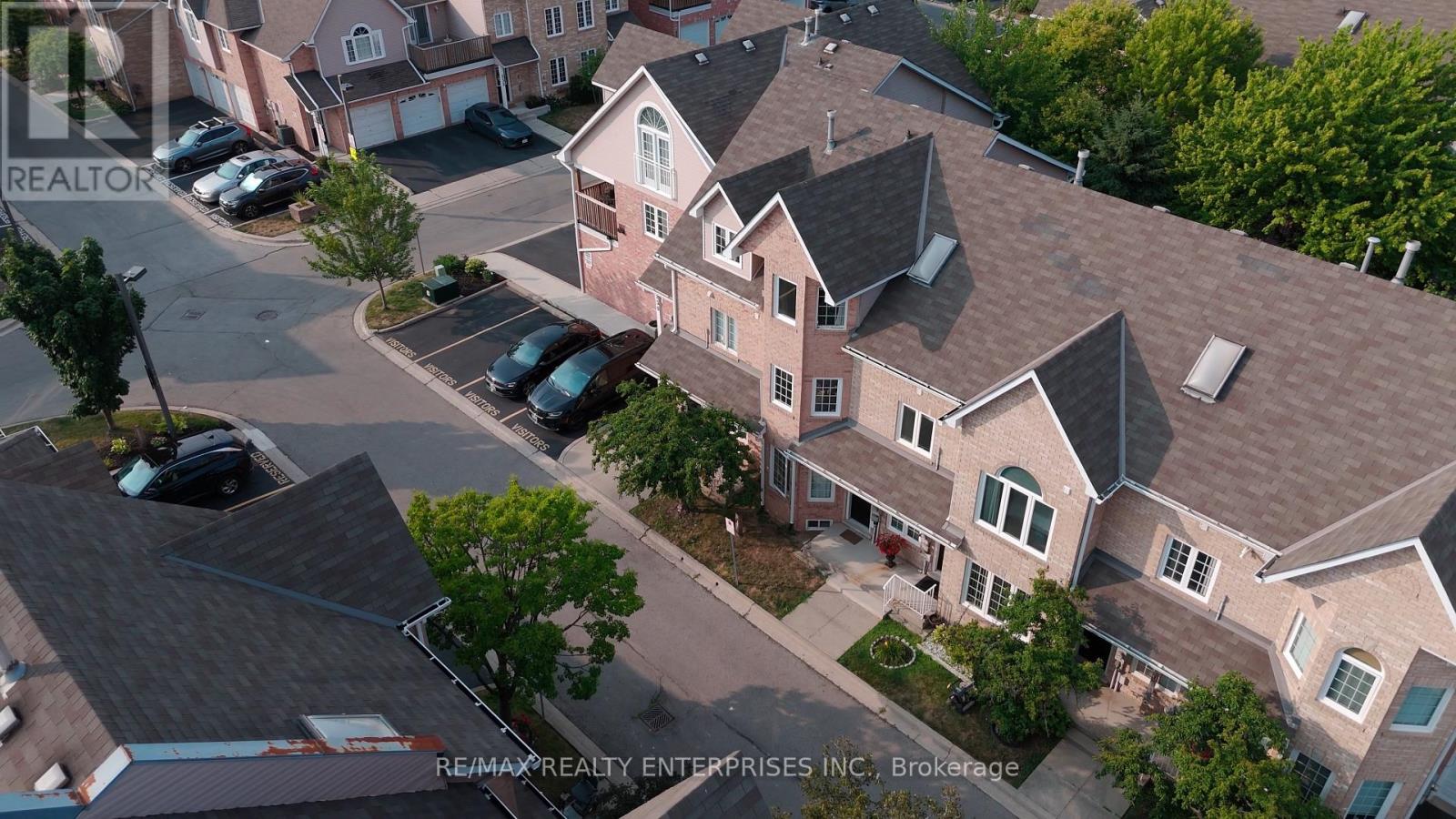 Photo 5 of 234 2055 Walkers Line, Burlington ON