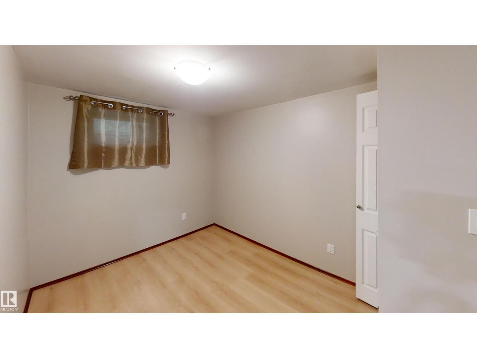 Photo 18 of 11230 84 St Nw, Edmonton AB