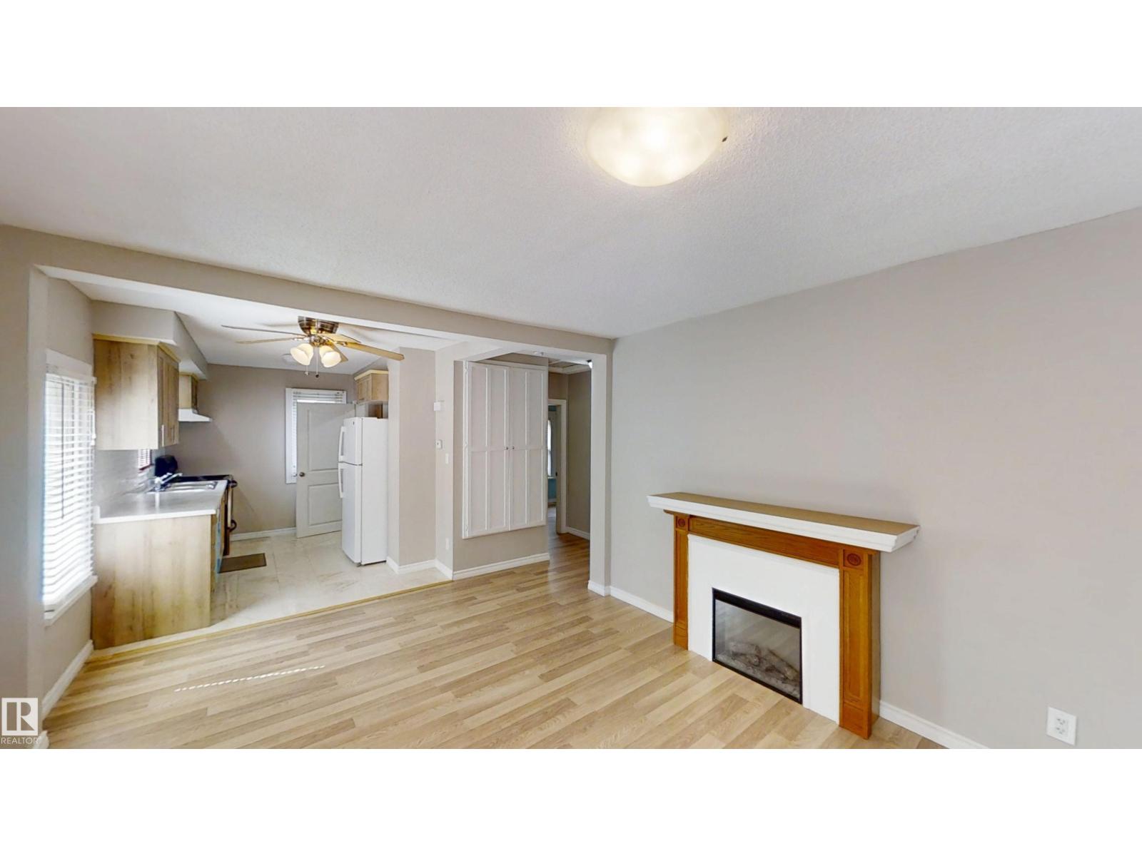 Photo 10 of 11230 84 St Nw, Edmonton AB