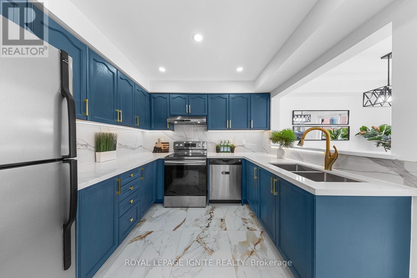Photo 12 of 5 Goulden Crescent, Toronto ON