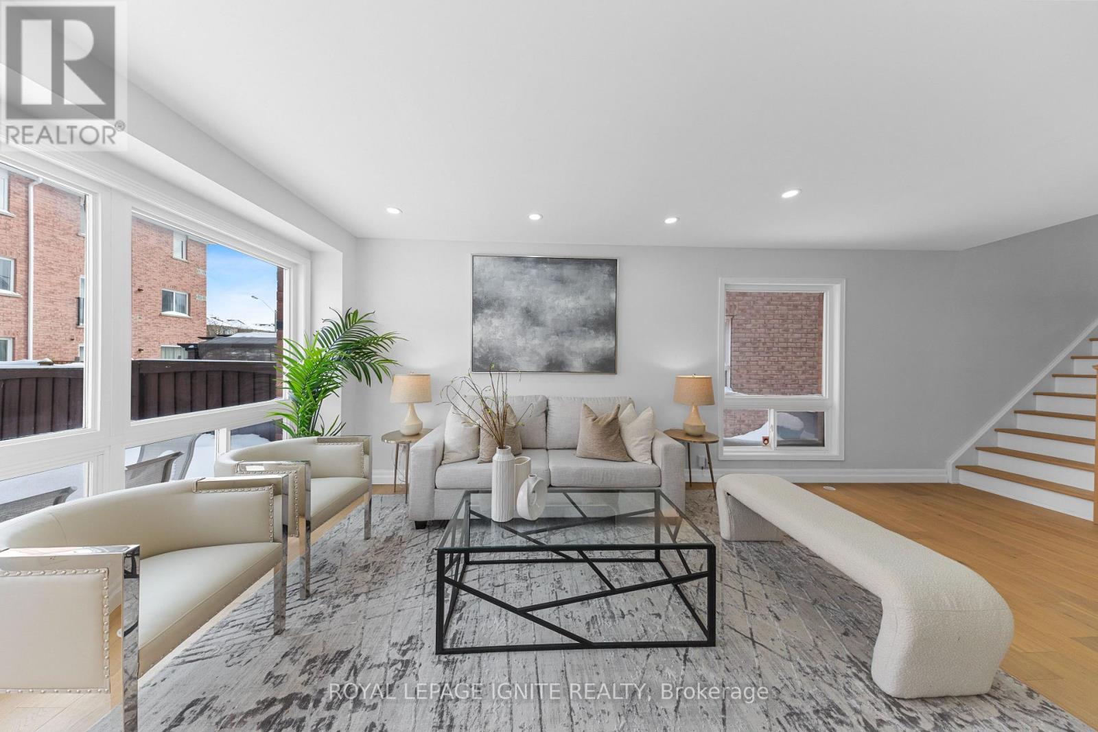 Photo 5 of 5 Goulden Crescent, Toronto ON
