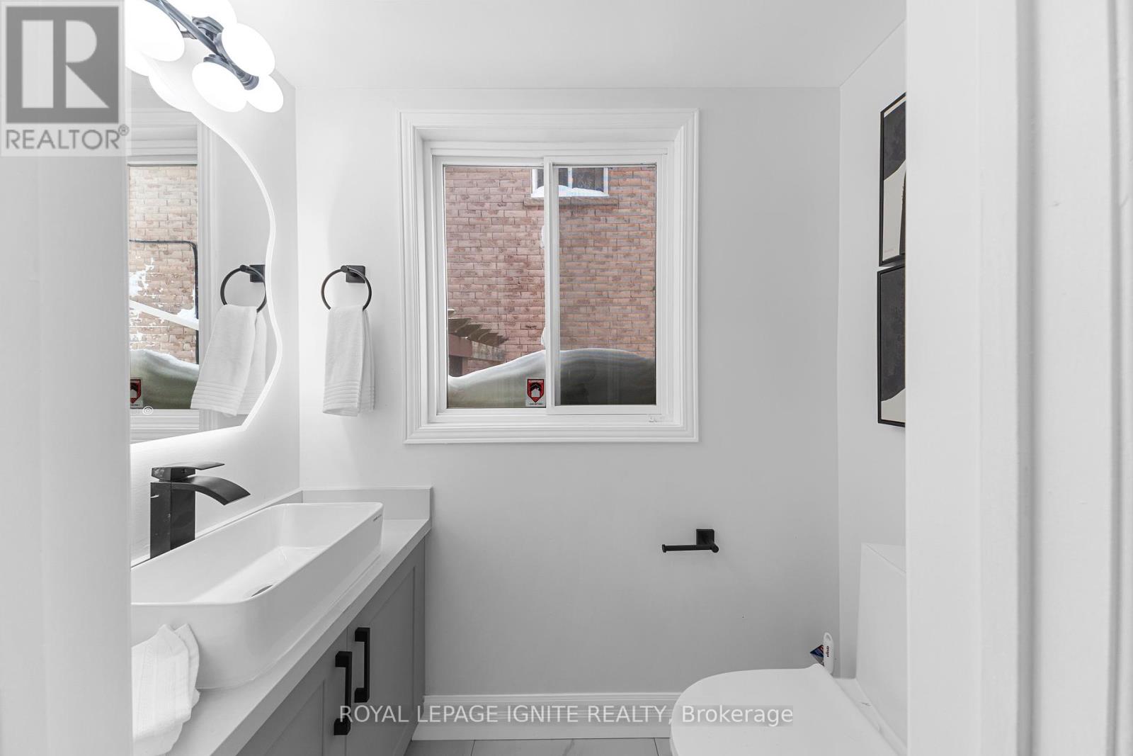 Photo 15 of 5 Goulden Crescent, Toronto ON