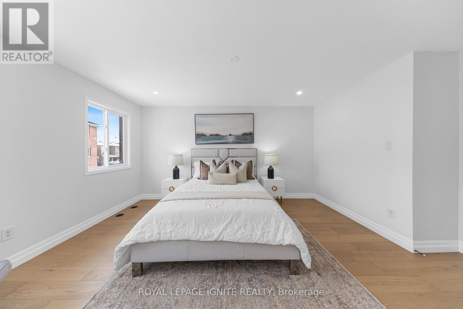 Photo 4 of 5 Goulden Crescent, Toronto ON
