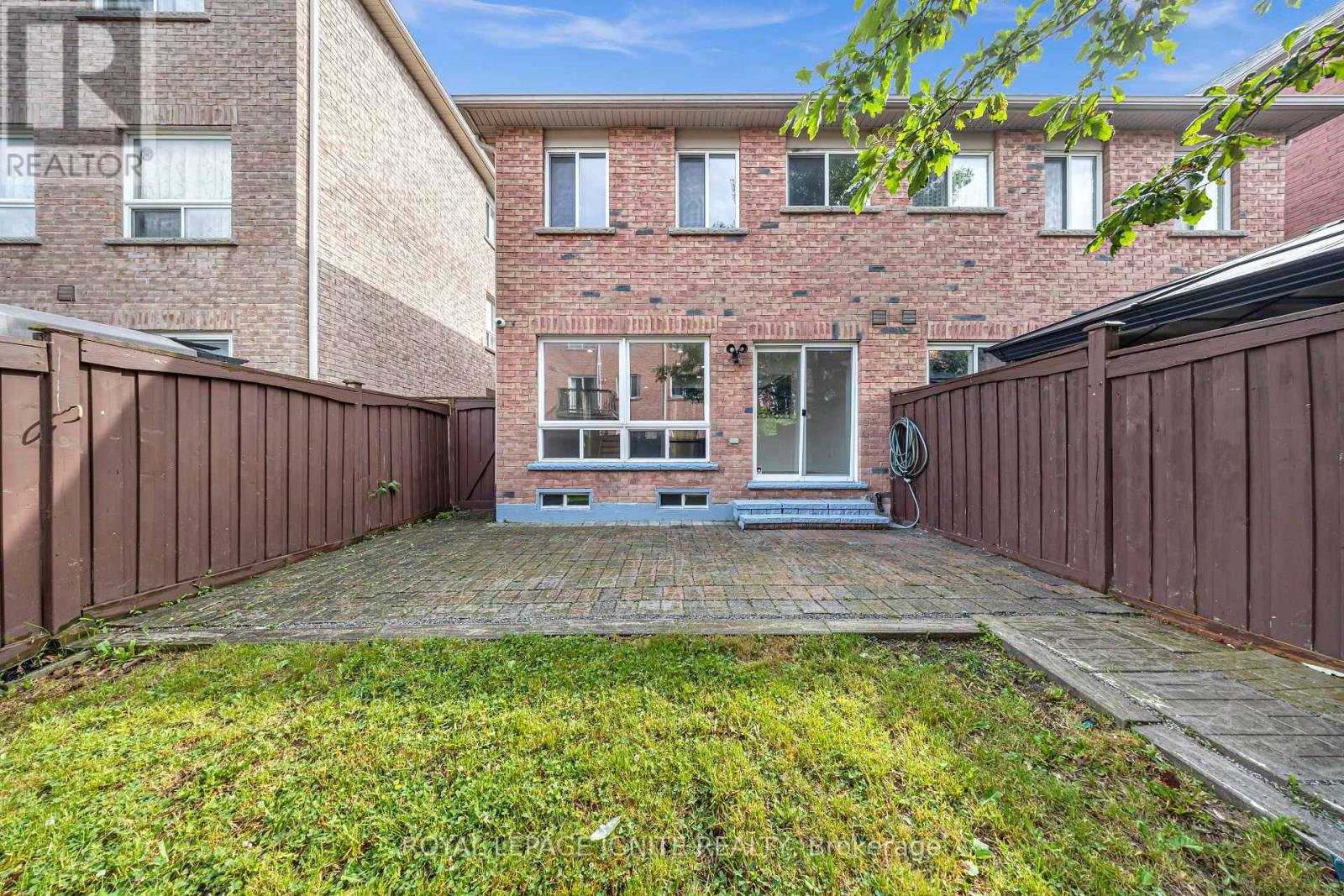 Photo 14 of 5 Goulden Crescent, Toronto ON