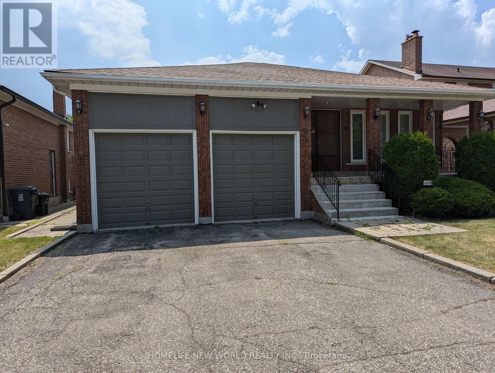 Photo 12 of 65 Lambeth Square, Toronto ON