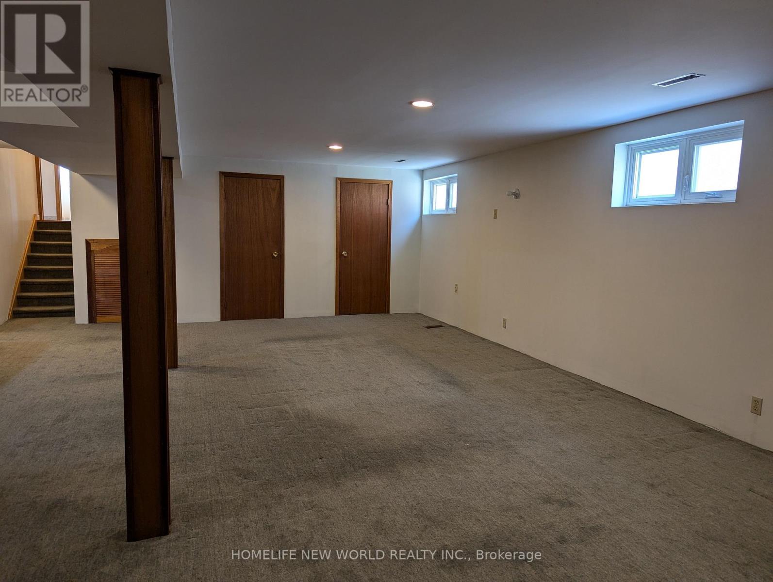 Photo 14 of 65 Lambeth Square, Toronto ON
