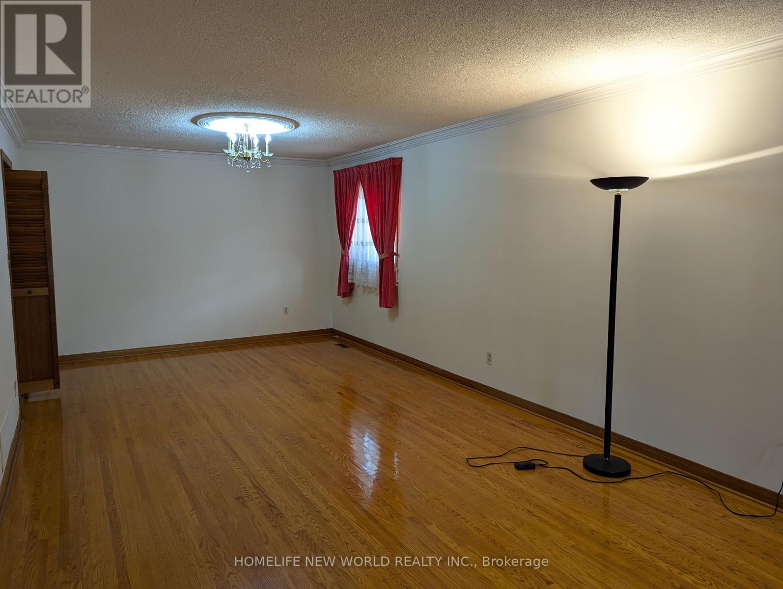 Photo 11 of 65 Lambeth Square, Toronto ON